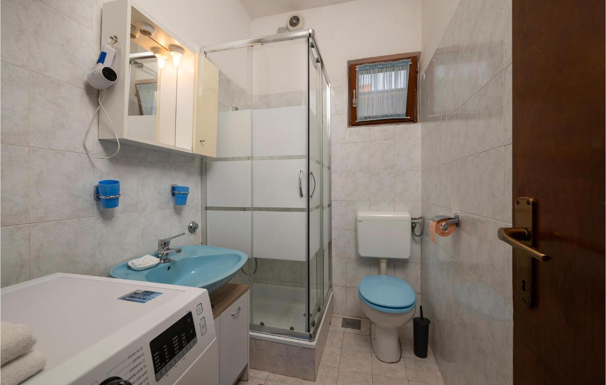 1 Bedroom Cozy Apartment In Pula Eksteriør billede