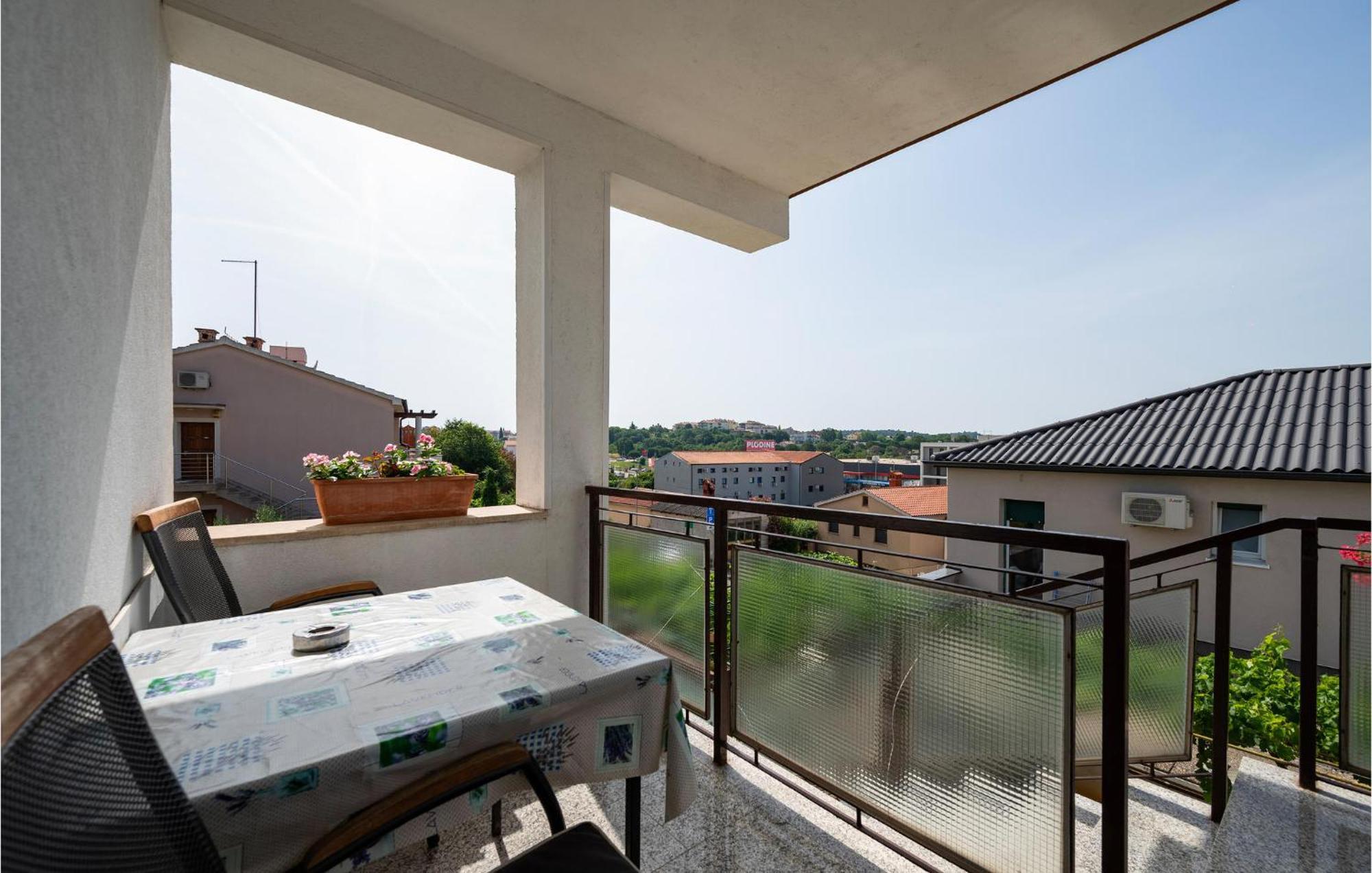 1 Bedroom Cozy Apartment In Pula Eksteriør billede